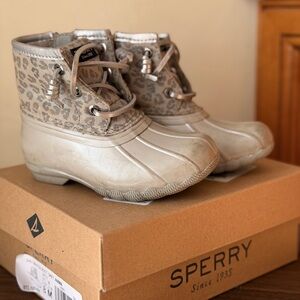 Sperry Saltwater Boots – Grey Animal Print, Size 8M